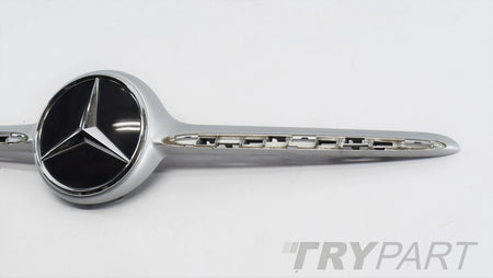 A CLASS W117 RADIATOR GRILLE EMBLEM CHROME BUMPER