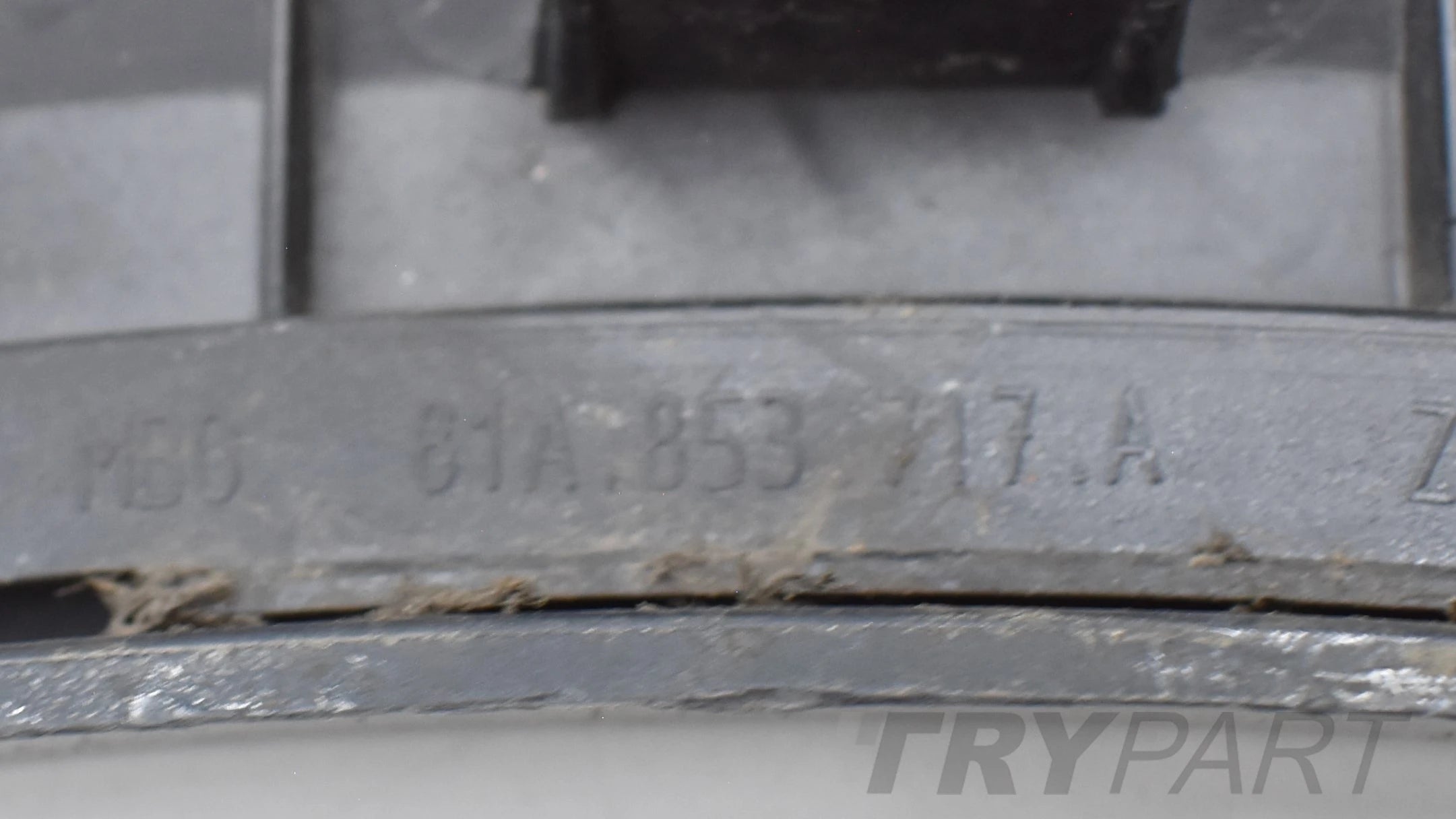 AUDI Q2 81A LEFT FRONT FENDER MOLDING ORG