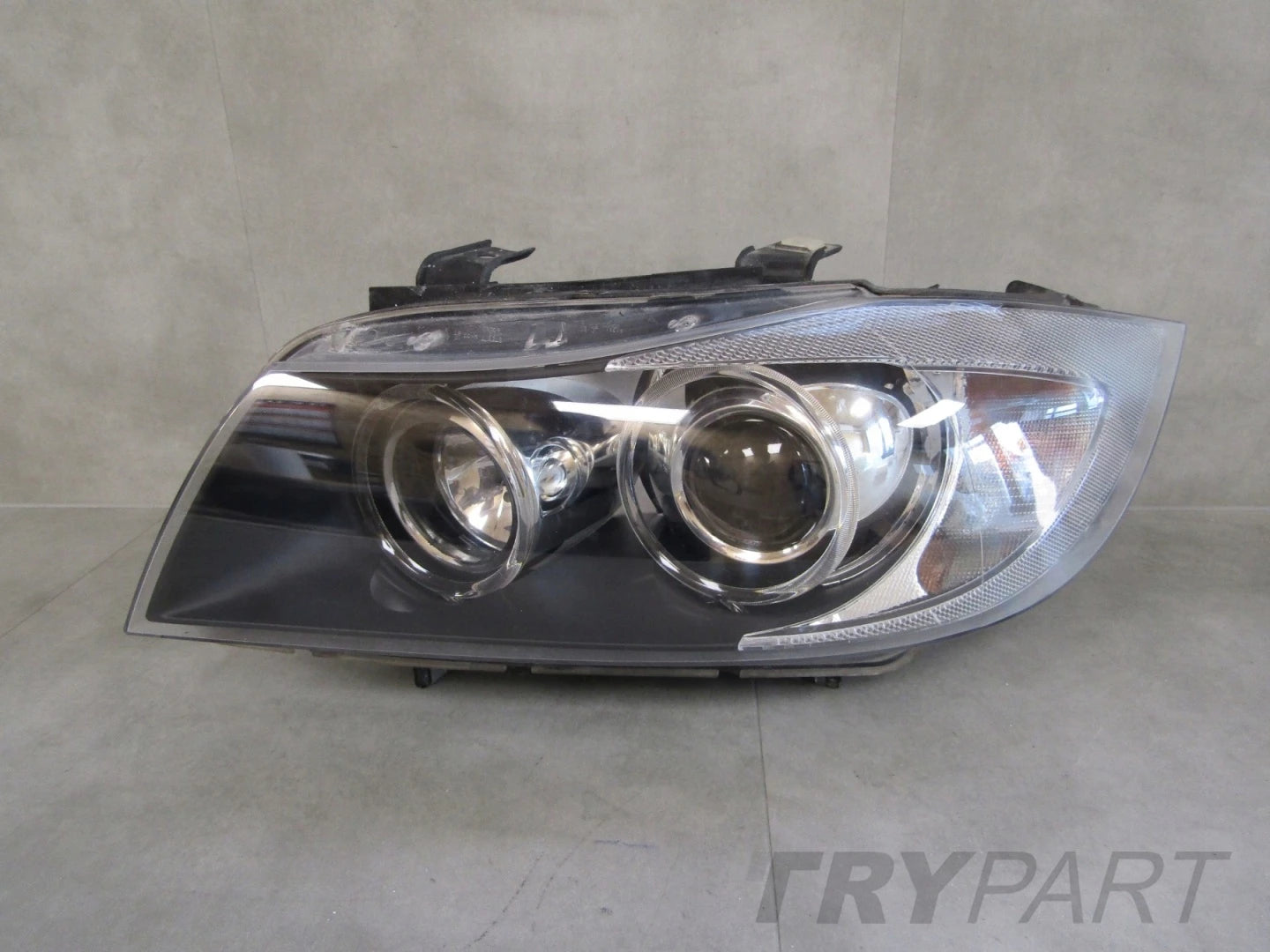 BMW 3 Series E90 E91 Xenon Headlight Non-Swivel 04-08 LH