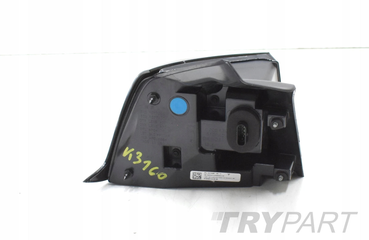TESLA MODEL Y RIGHT REAR LED TAIL LIGHT ORG EU NEW 1077400-00-C