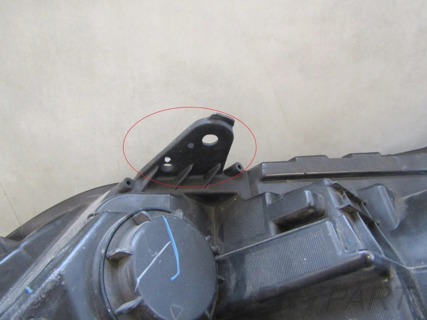 FRONT LAMP MITSUBISHI L200 V XENON NON-SWIVEL 15-19 RH