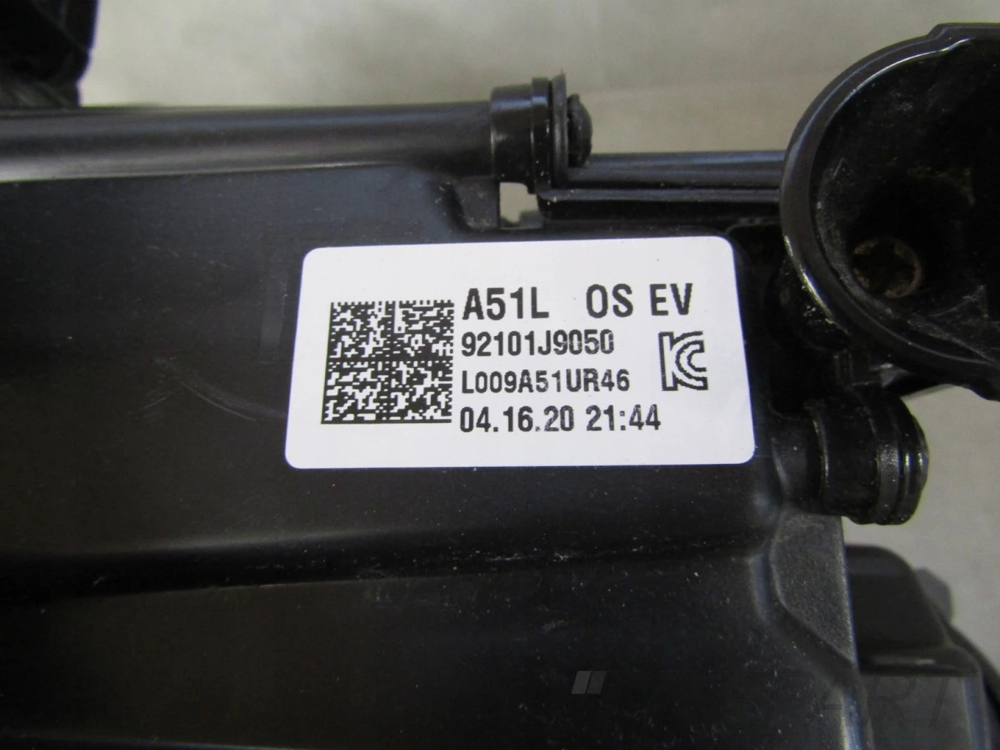 Front Headlight Hyundai Kona 1 I STANDARD 17-20 LH LEFT 92101J9050