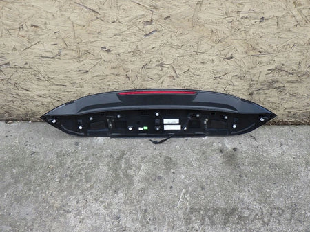 VW GOLF VIII 8 5H6 HB 2020- Trunk Lid Spoiler Stop