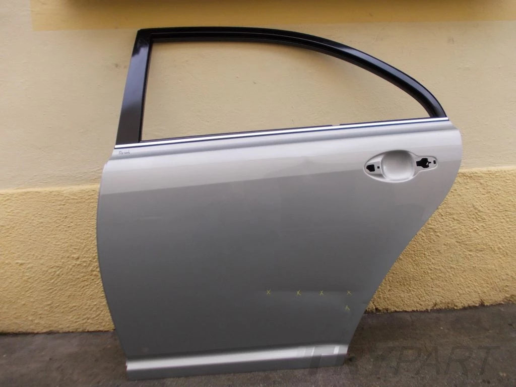 Toyota Avensis II 03- T25 Left Rear Door