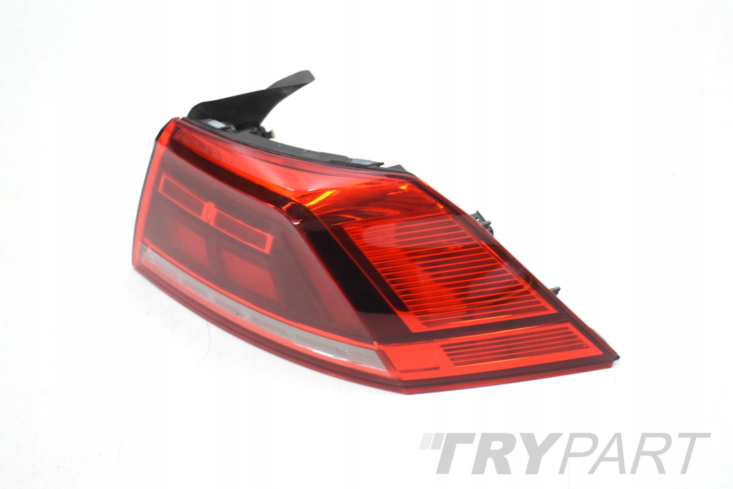 VW PASSAT B8 3G5 LAMP RIGHT REAR SEDAN ORG EU 3G5945096E