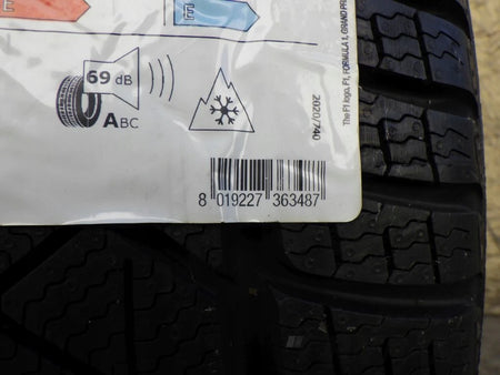 PIRELLI SOTTOZERO 3 235 45 R18 94V winter tire