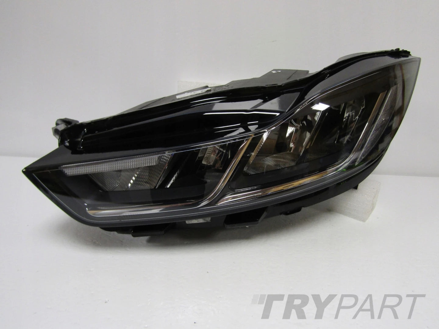 FRONT HEADLIGHT JAGUAR I-PACE I PACE LED 18- LH J9D3-13W030BC
