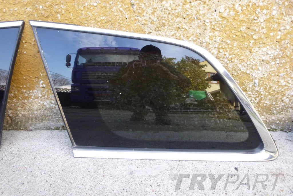 JEEP GRAND CHEROKEE 11- RIGHT SIDE WINDOW