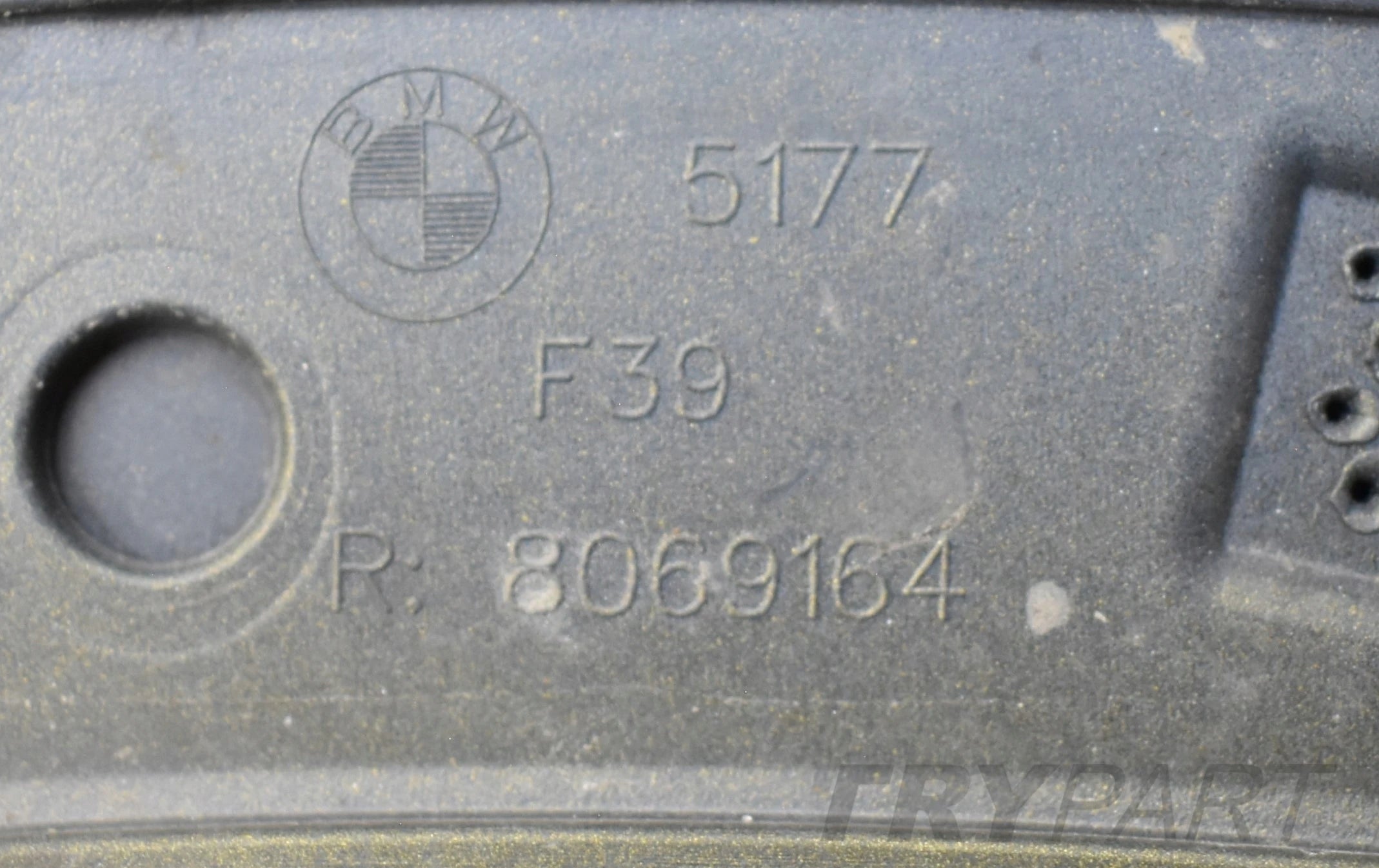 BMW F39 M PACKAGE REAR RIGHT FENDER TRIM