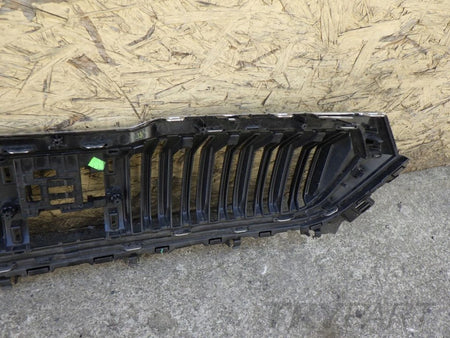 SKODA KODIAQ LIFT 565 21- Grille Emblem