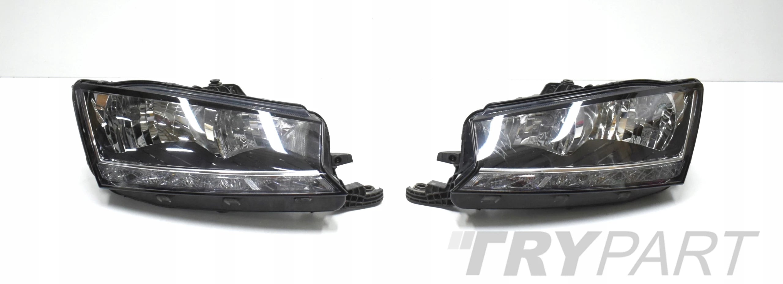SKODA FABIA III LIFT 6V1 HEADLIGHT LEFT FRONT EU ORG 6V1941015D