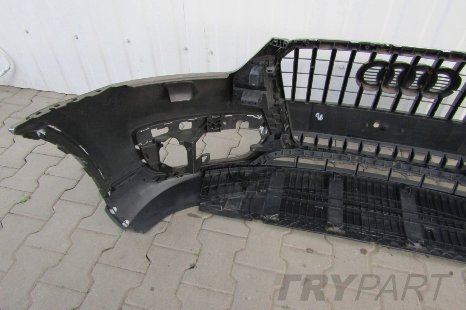 Front Bumper Audi Q3 8U0 11-14
