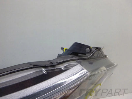TOYOTA YARIS III LIFT 13- Right Headlight