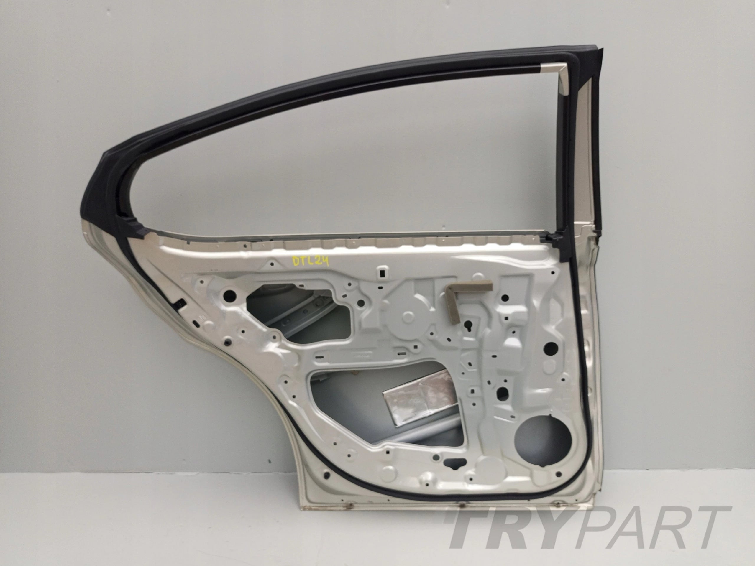 LEXUS ES300H 20- DOOR REAR REAR LEFT ORYG 6700433311