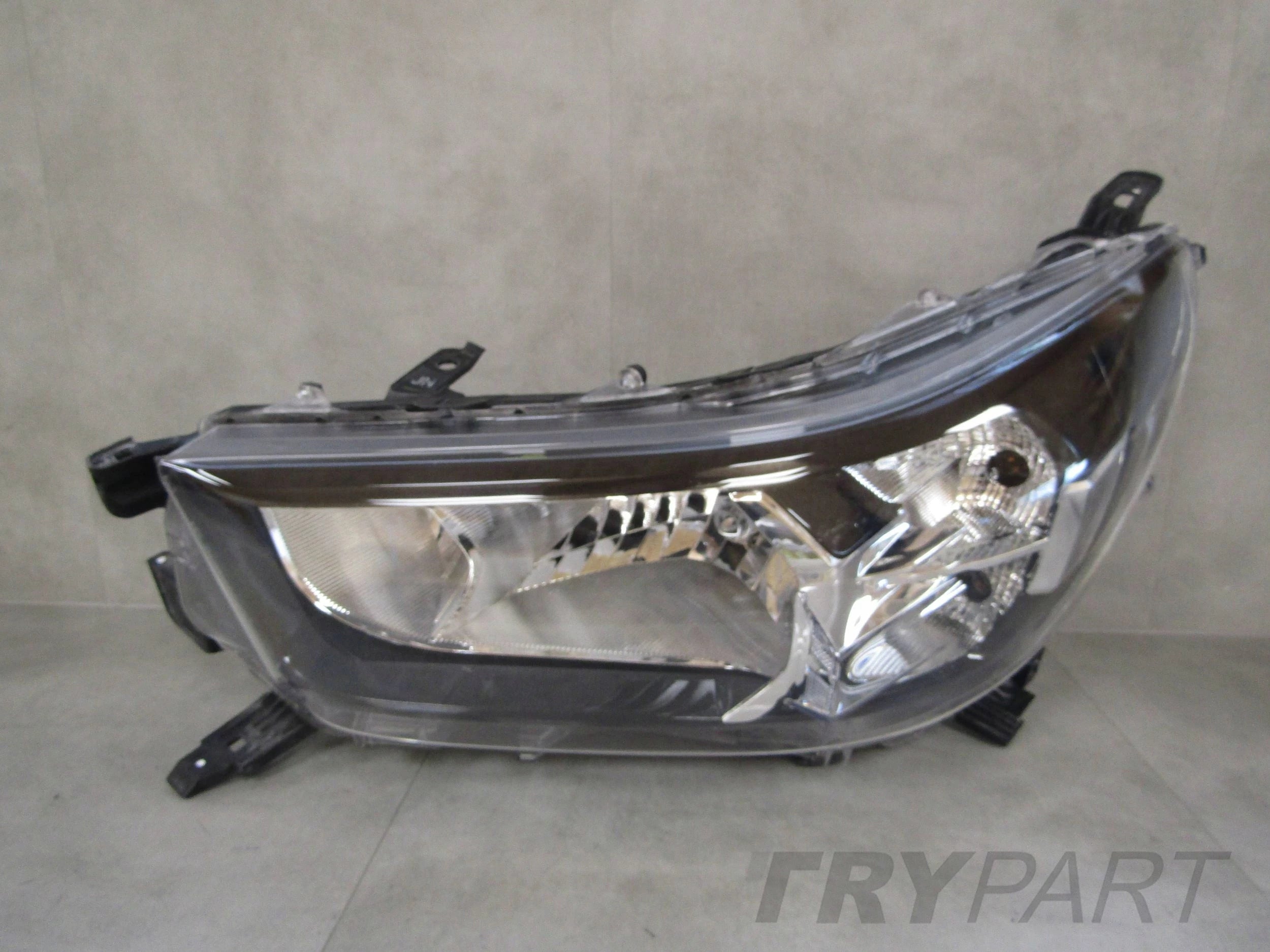 Front Lamp Toyota Hilux 8 VIII LIFT STANDARD 20- LH 81150 0KK60