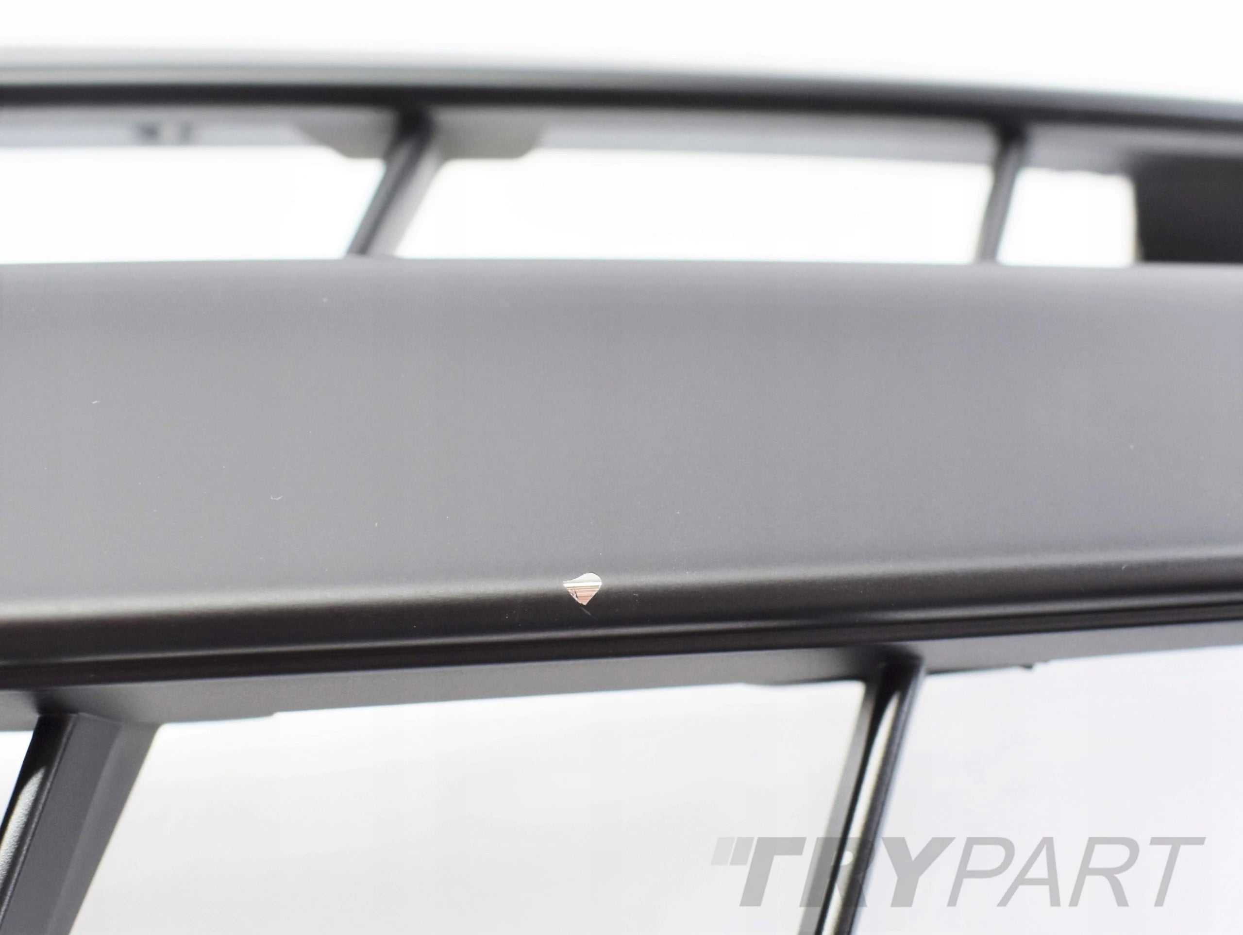 MITSUBISHI L200 BUMPER GRILLE ORG NEW