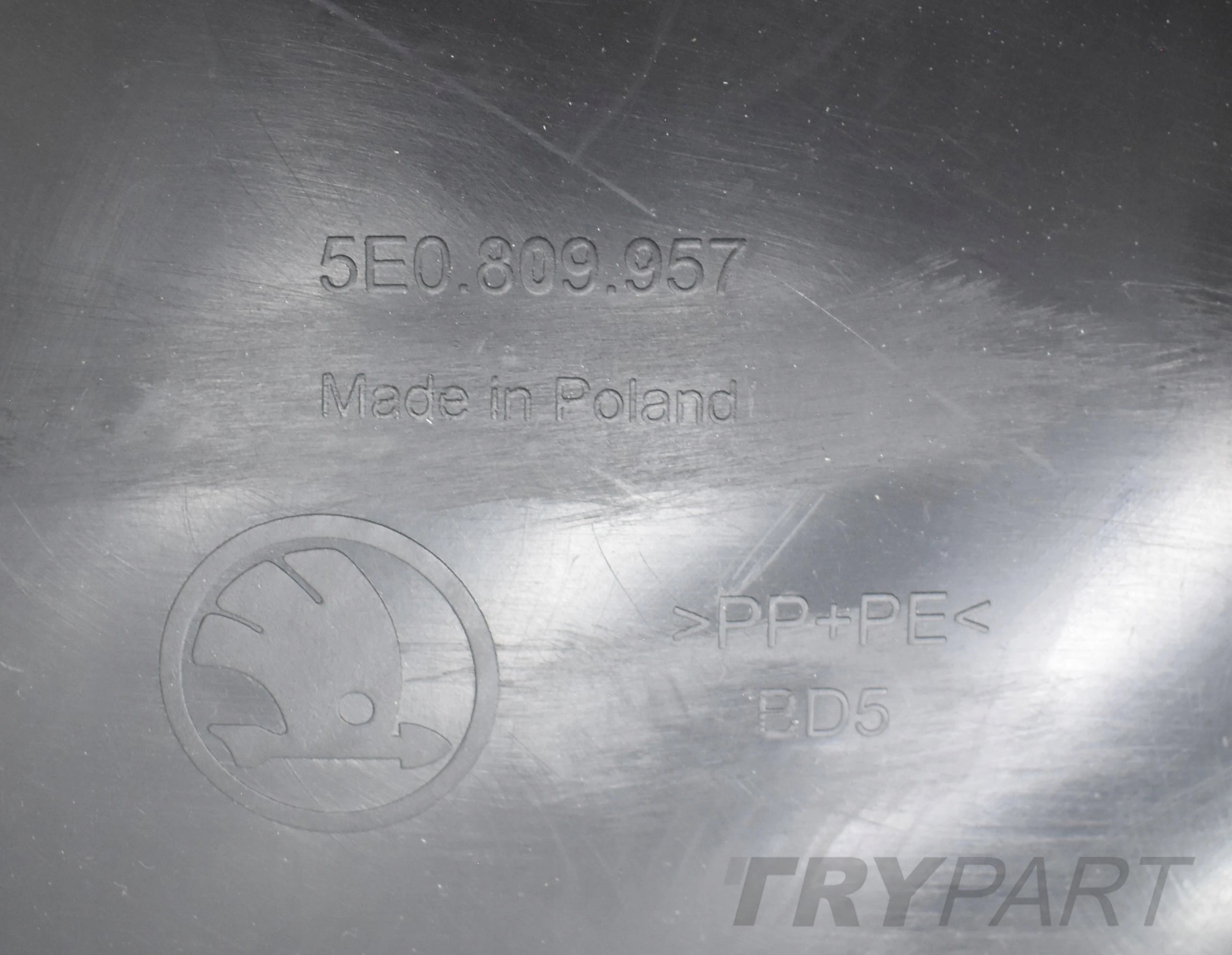 SKODA OCTAVIA III 5E0 FRONT LEFT FENDER ORG NEW