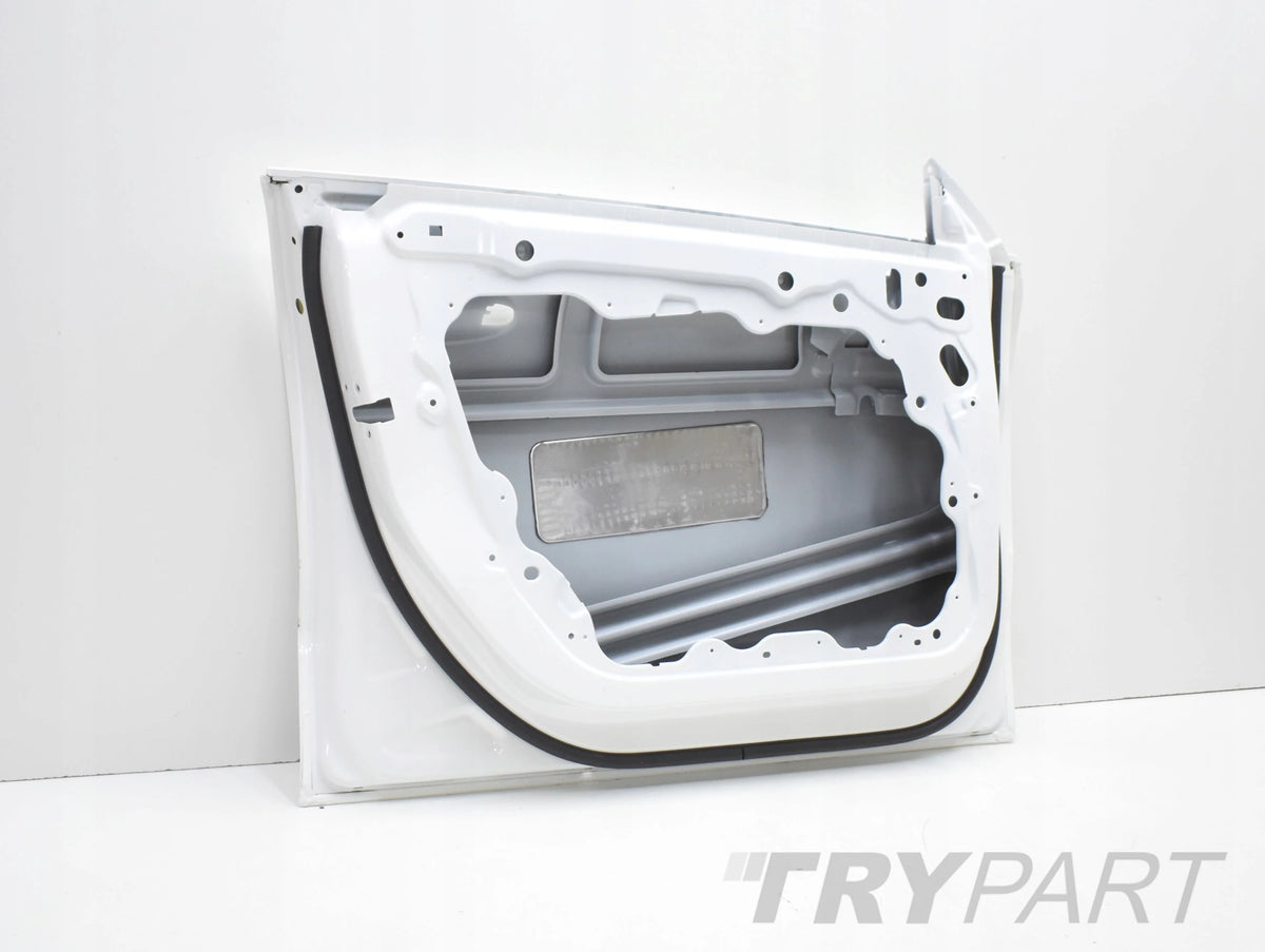 MERCEDES CLA W118 LEFT FRONT DOOR ORG