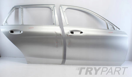 MERCEDES C-CLASS W205 RIGHT FRONT DOOR