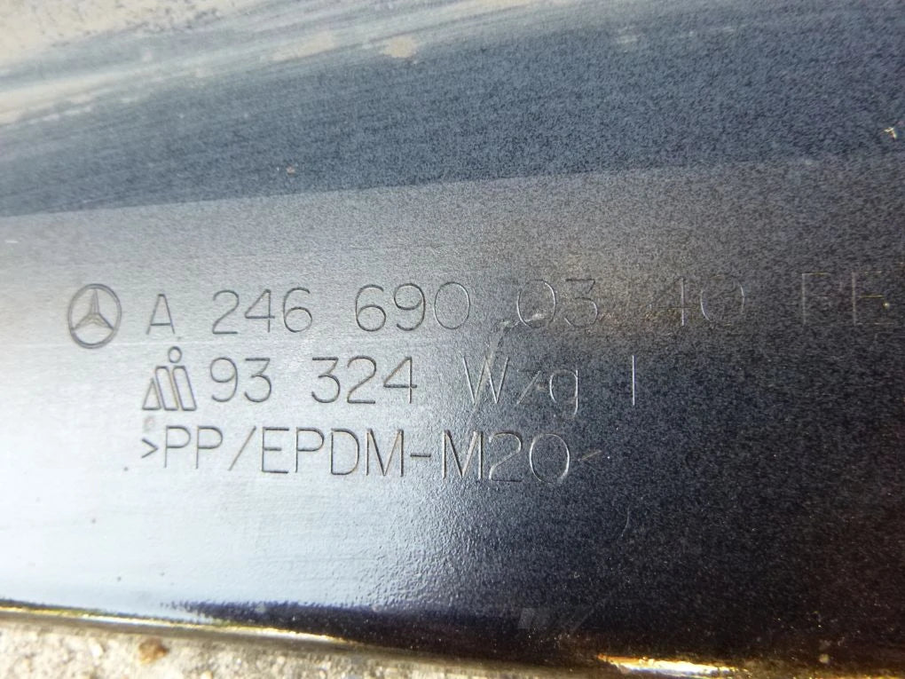 MERCEDES B KLASA 246 Right Door Sill Overlay Strip