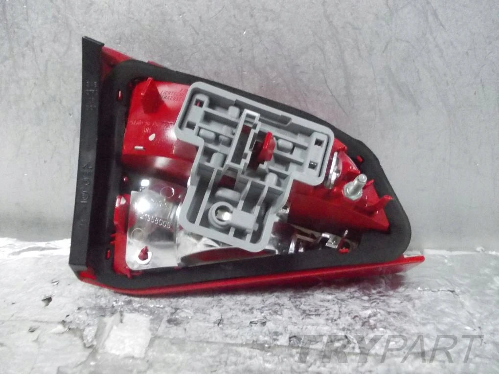 AUDI A4 B8 KOMBI 8K9 Left Rear Lamp