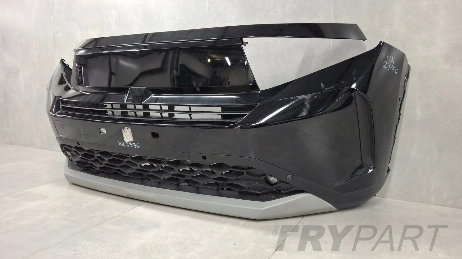 Front bumper for Opel Frontera C 24- includes fog lights and wiring harness