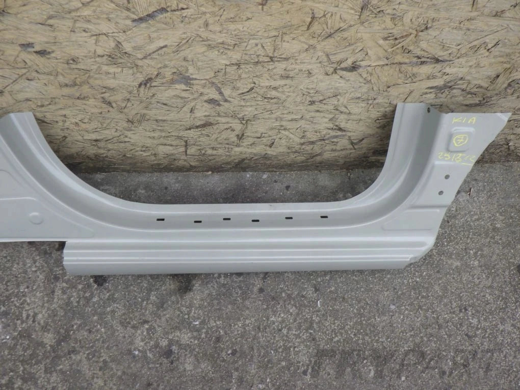 KIA NIRO E-NIRO II 2022- 71110ATA00 71312ATD00 Right Sill Trim