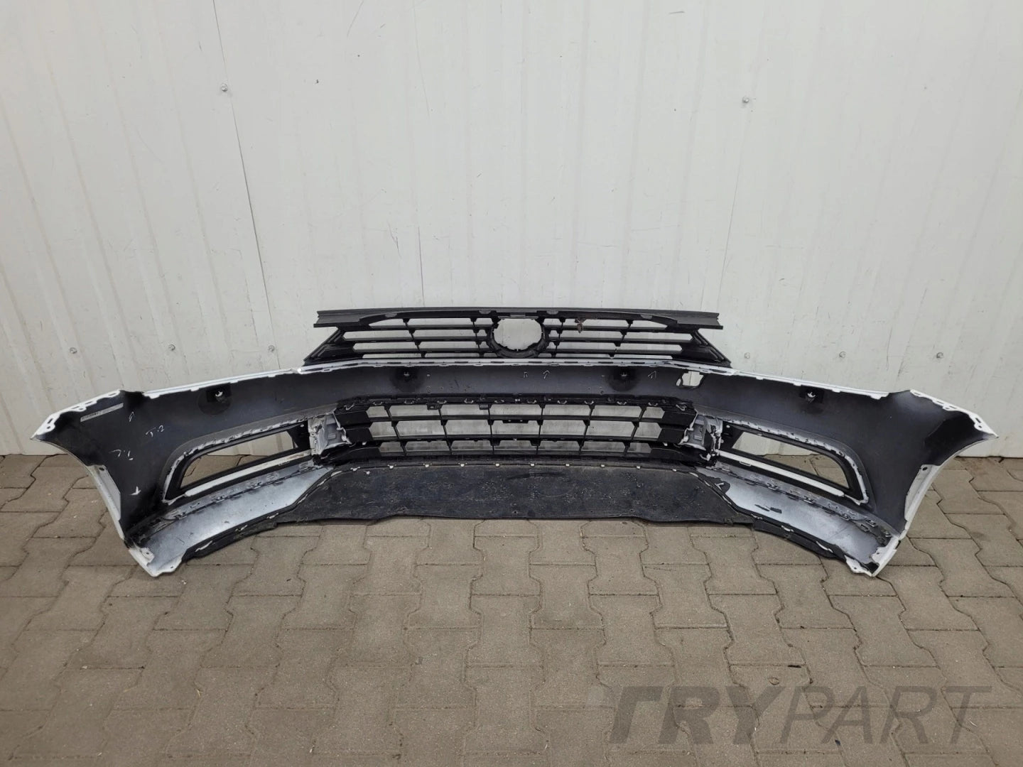 Front Bumper VW Passat B8 Highline 3G0 14-19
