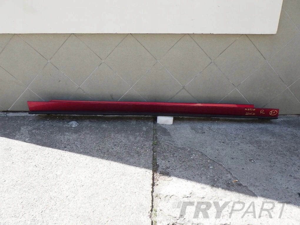 MAZDA 3 BP IV 20- Right Sill Molding