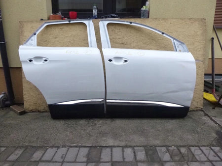PEUGEOT 5008 16- Front Right Door Rear
