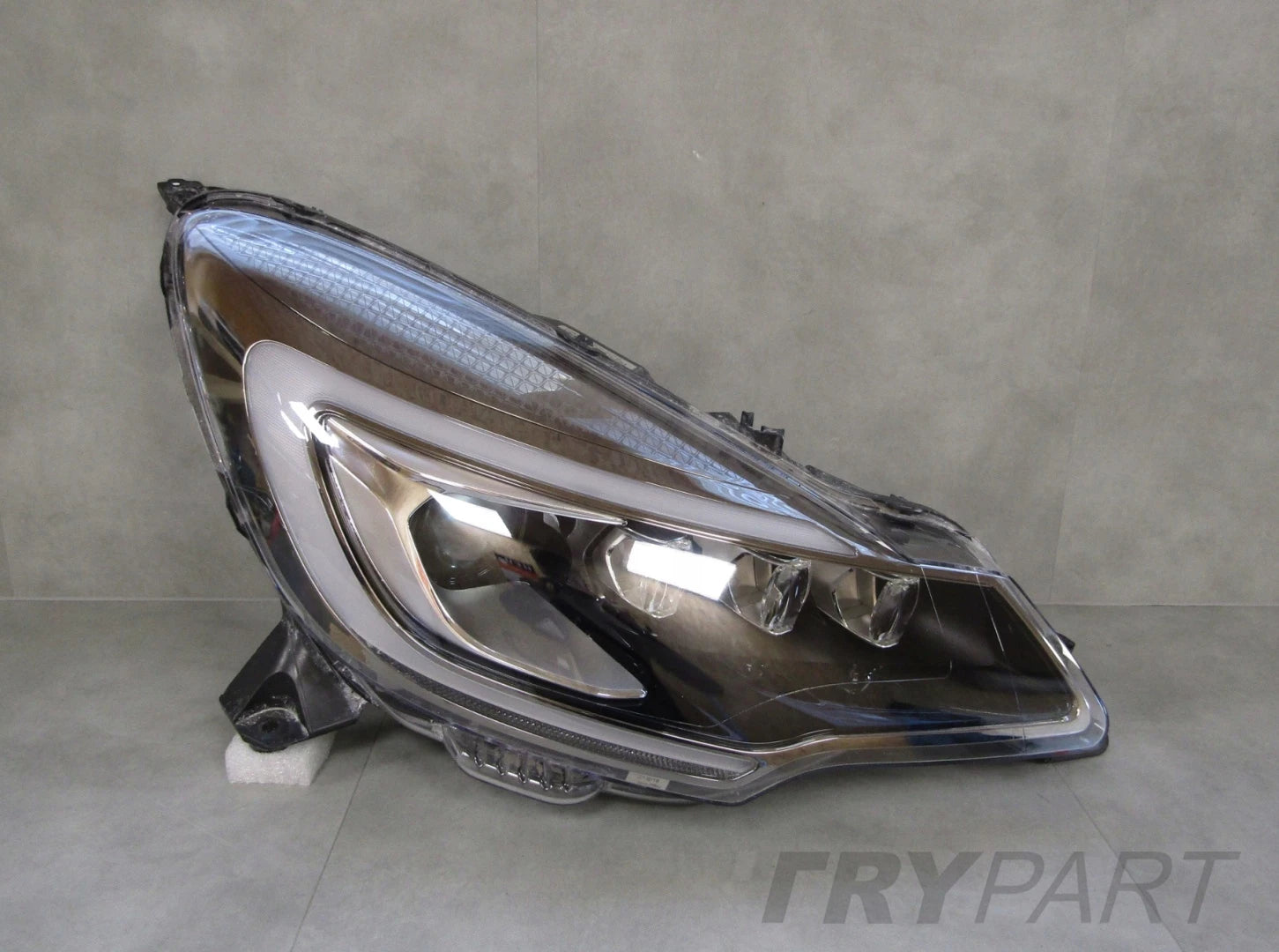HEADLIGHT CITROEN DS3 LIFT XENON RH 89909072
