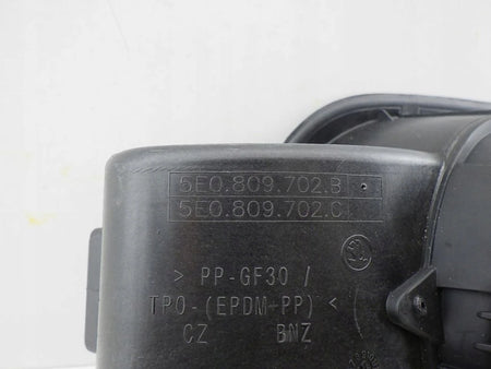 SKODA OCTAVIA III 3 5E 5E0809702B Fuel Filler Flap