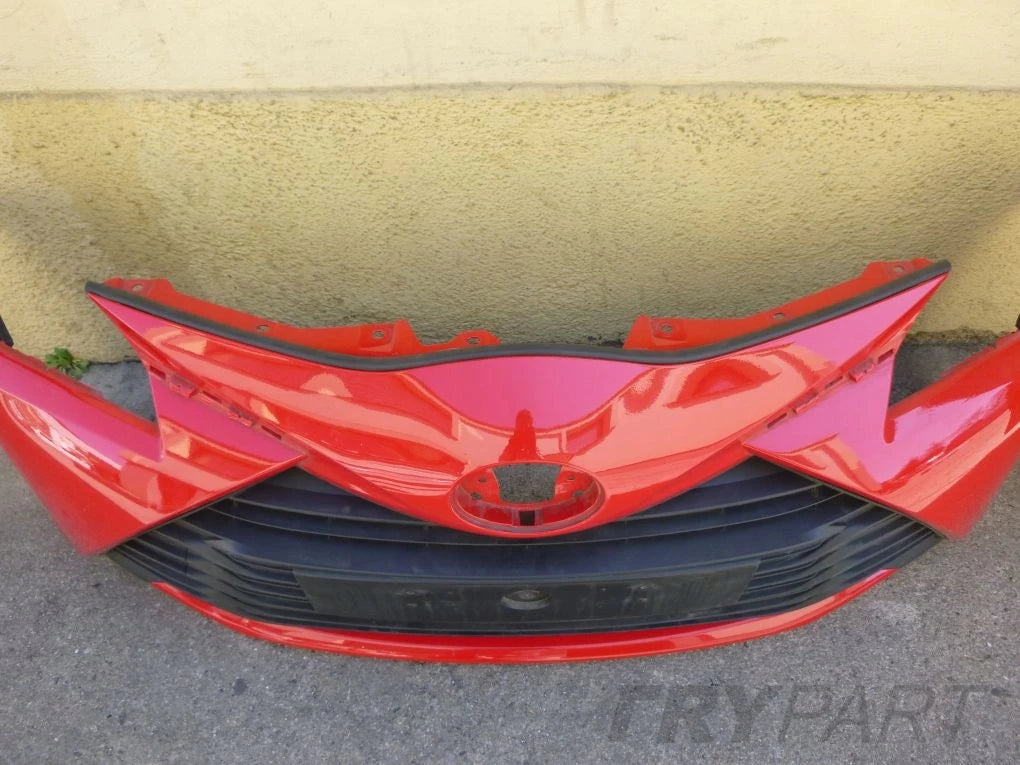 TOYOTA YARIS III LIFT IV 17- Front Bumper