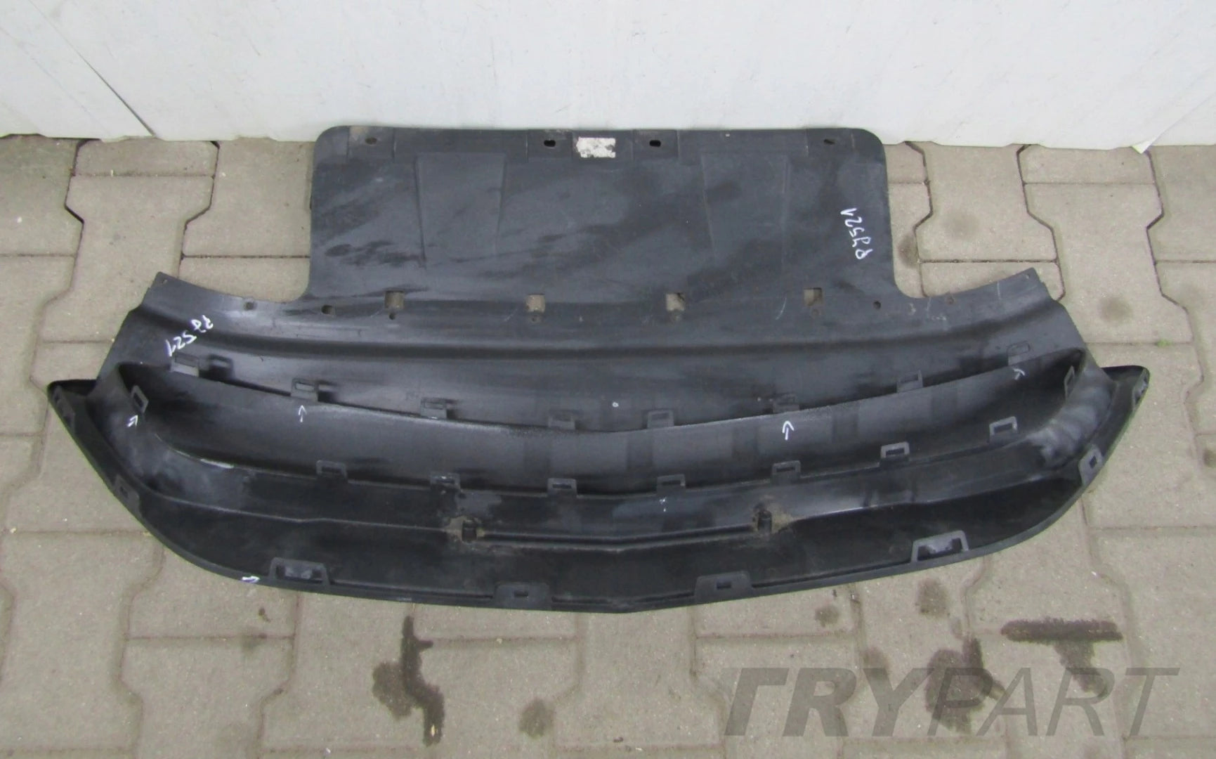 Front bumper lower spoiler grille for Opel Ampera 12-14