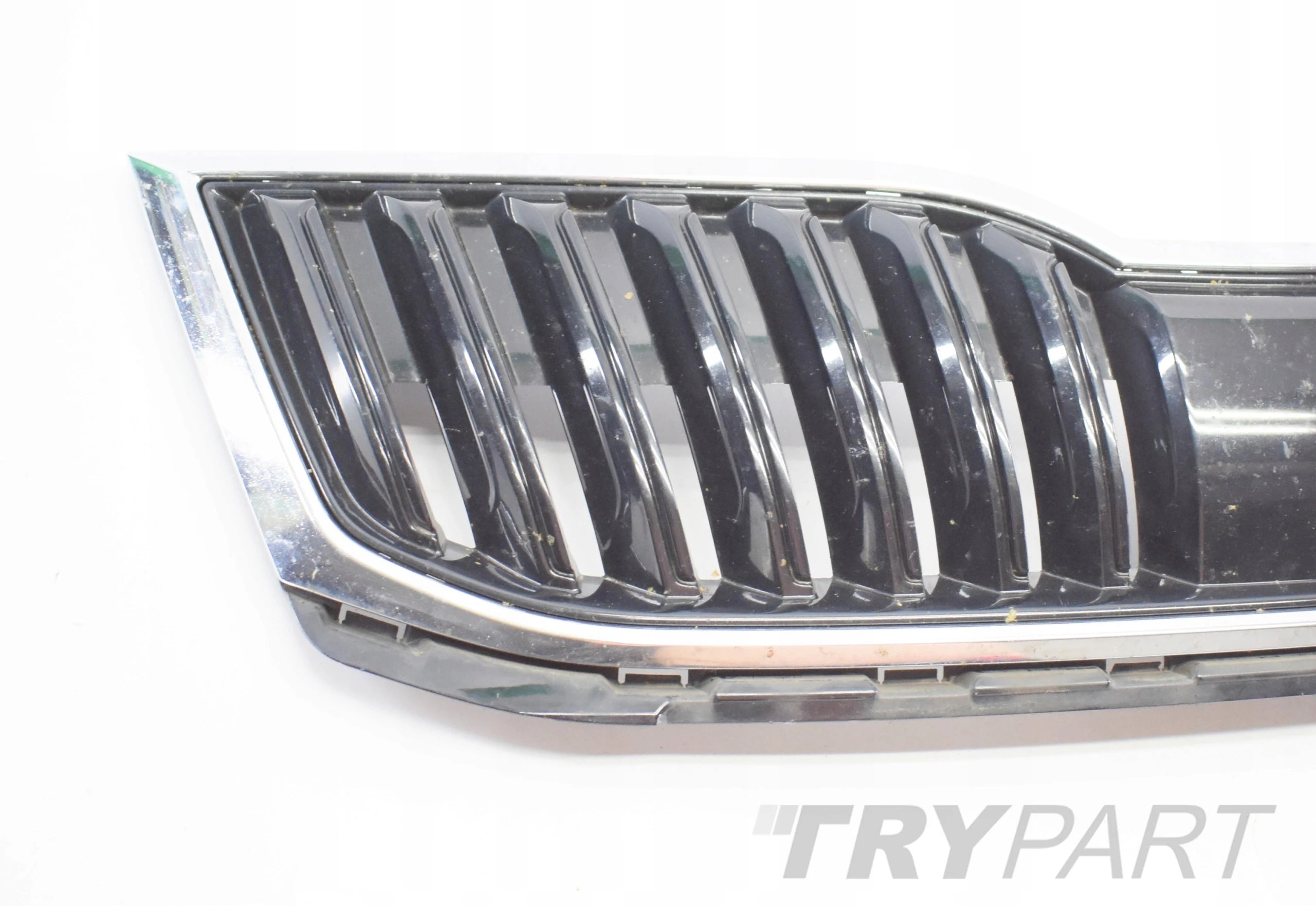 SKODA OCTAVIA 3 III LIFT 5E0 BUMPER GRILLE COMPLETE
