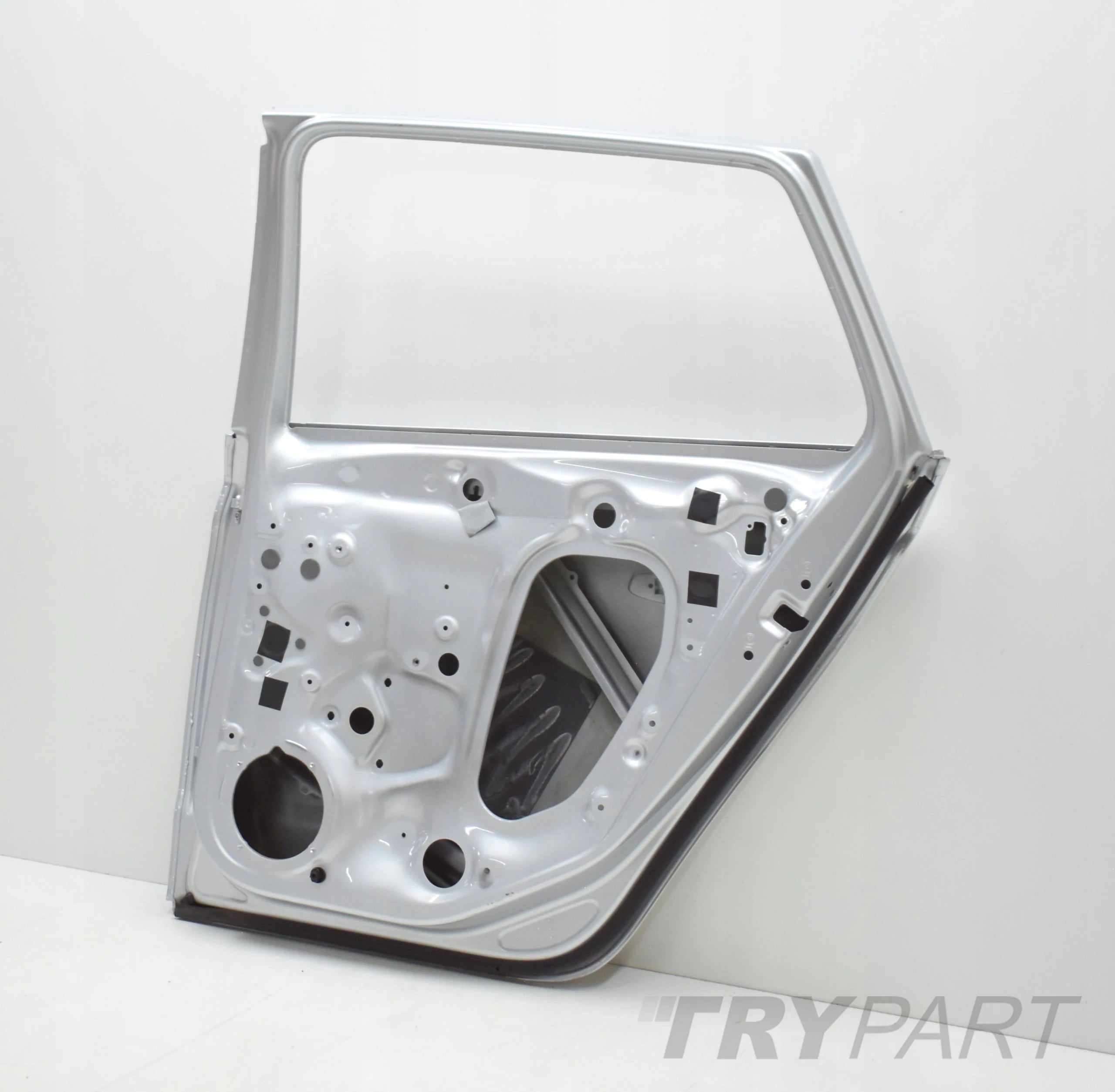 SKODA KAMIQ 658 DOOR RIGHT REAR ORG