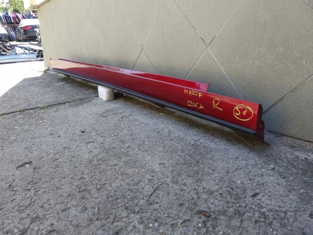 MAZDA 3 BP IV 20- Right Sill Molding