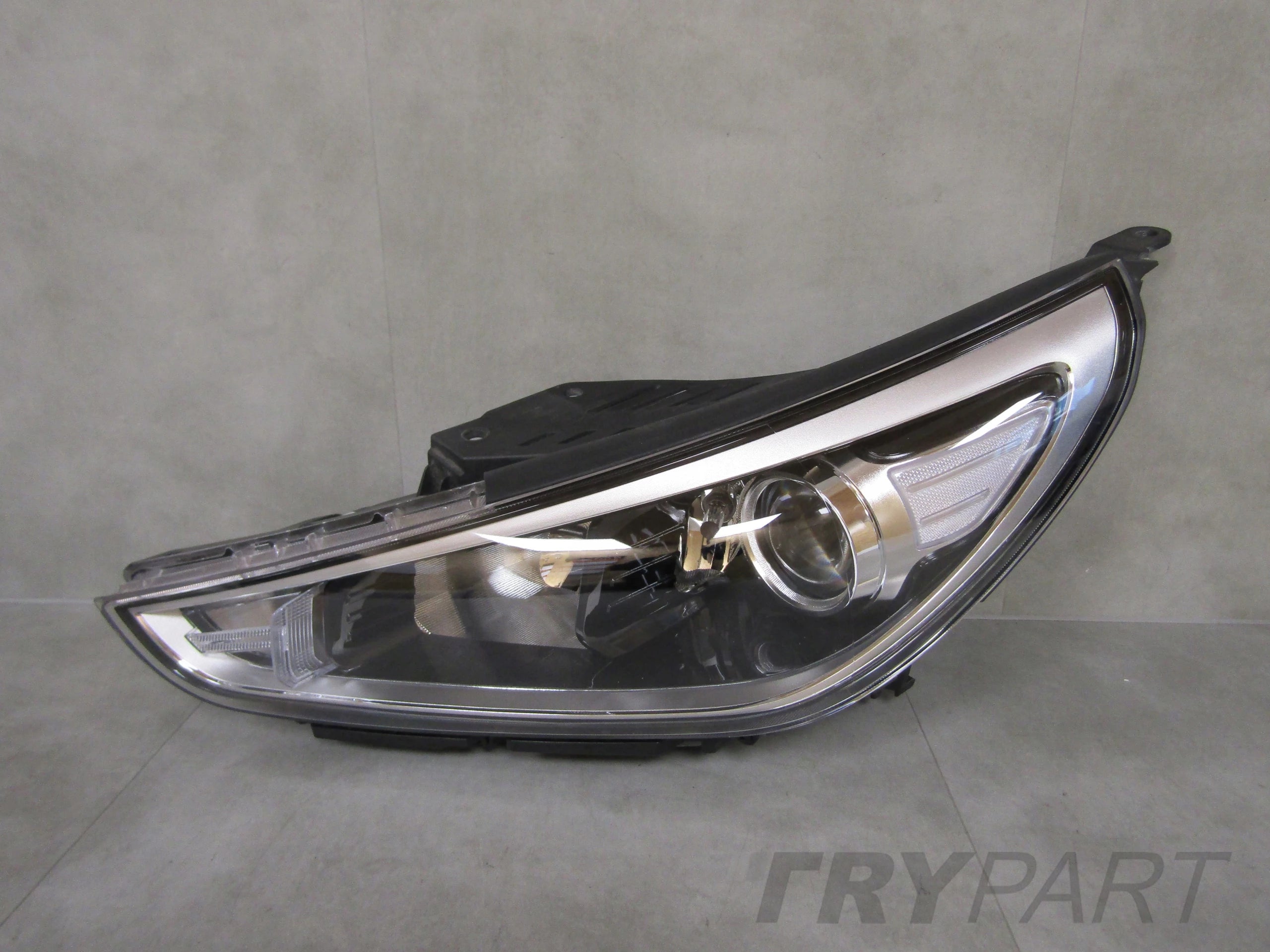 Headlight Hyundai I30 III STANDARD LENS 17-20 LH LEFT 92101G4020