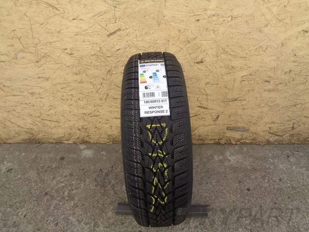 Dunlop SP Winter Response 2 195/65 R15 TIRE