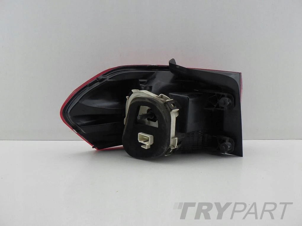 VW TOURAN 2 II 5TA 15- rear lamp right