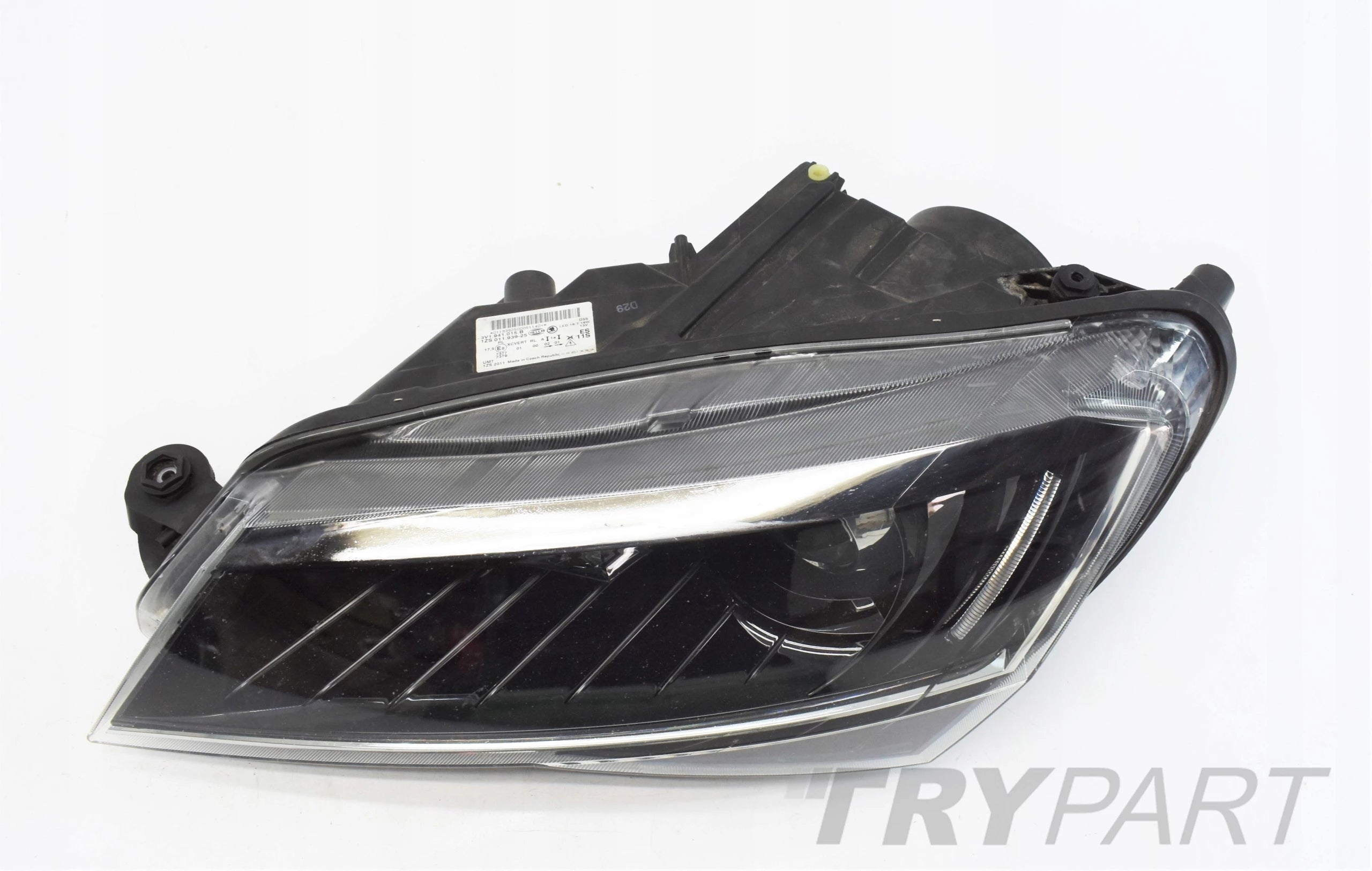 SKODA SUPERB III 3V LEFT HEADLIGHT XENON EU ORG!