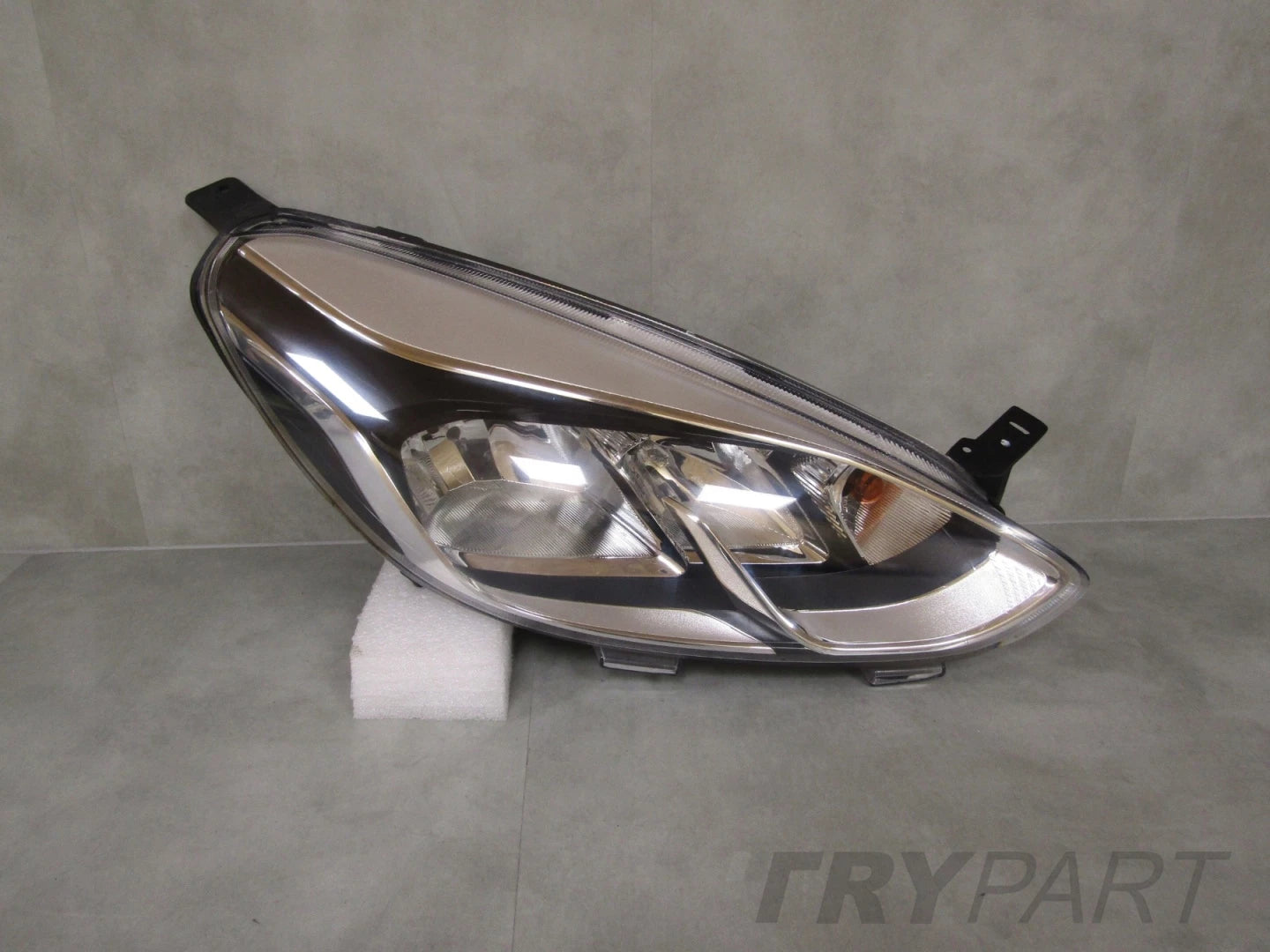 FRONT LAMP FORD FIESTA MK8 VIII 17-21 STANDARD RH