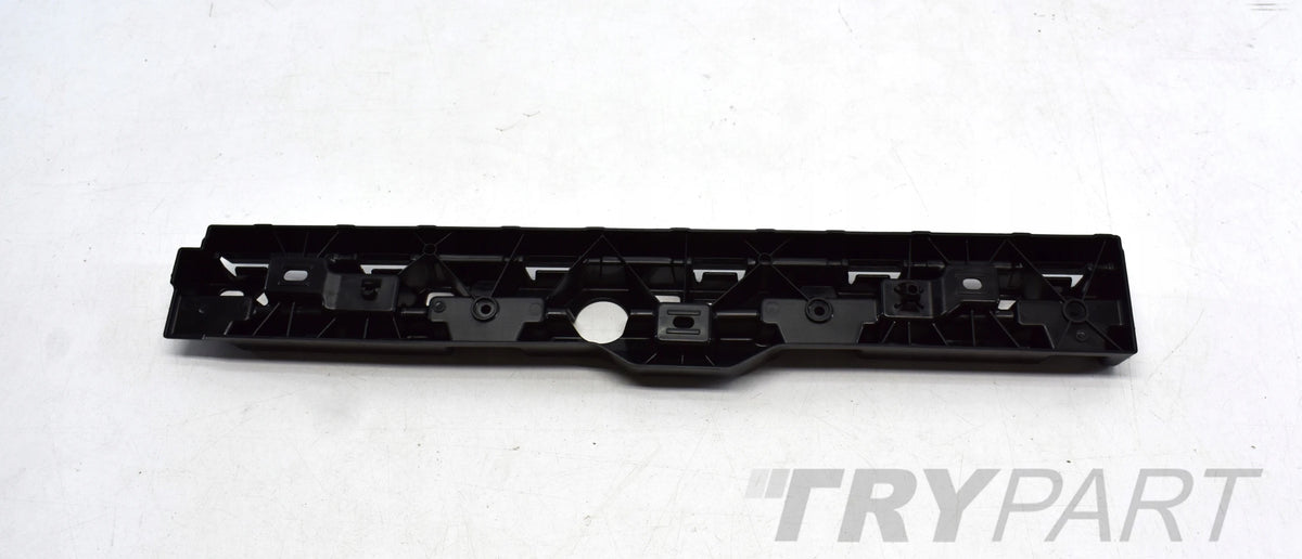 BMW G30 G31 DOOR SILL MOUNTING BRACKET RIGHT NEW ORG