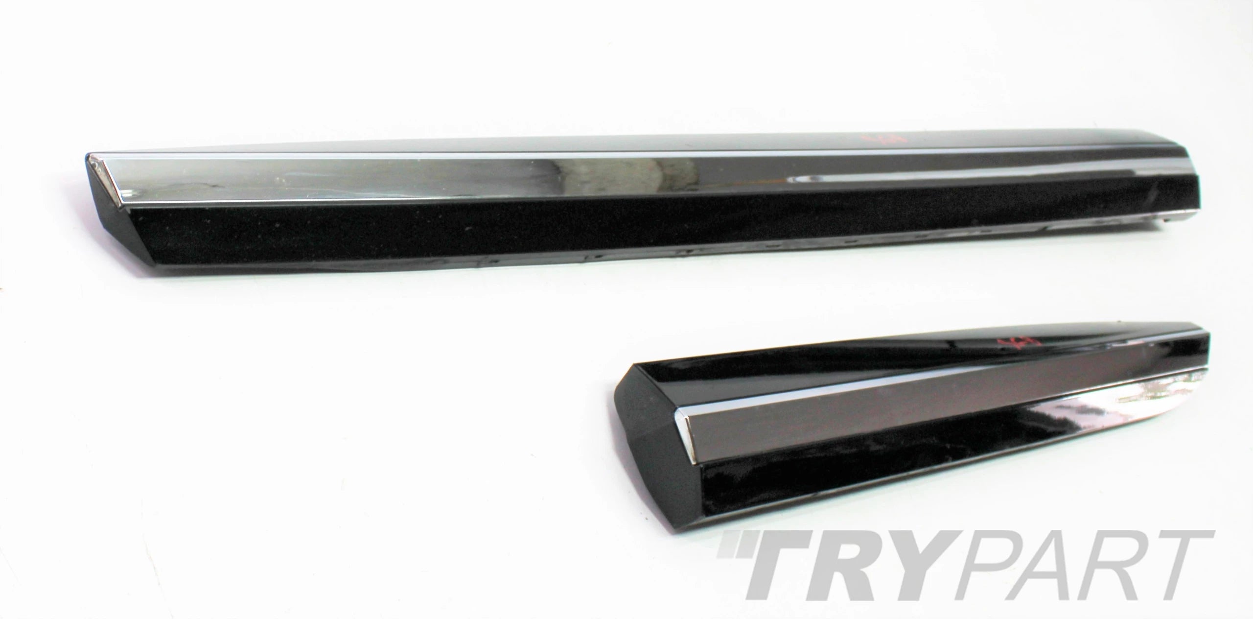 VW ARTEON 3G8 LEFT CHROME DOOR TRIM FRONT REAR